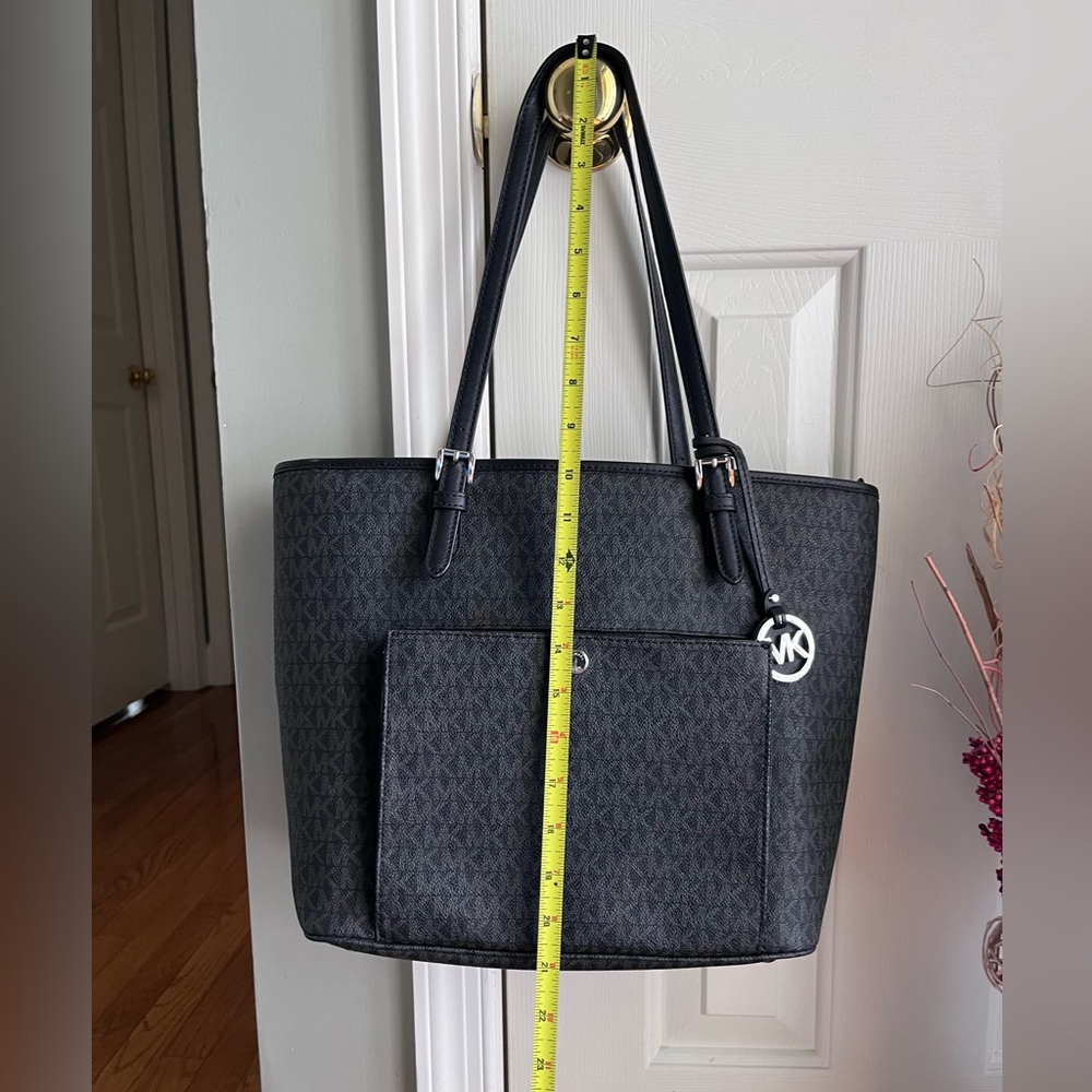 🖤Michael Kors Signature Black Tote Bag🖤 - Picture 6 of 14